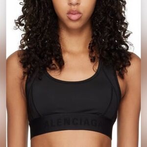 🆕 Balenciaga Brown Sports Bra
Balenciaga Athletic Collection
Size M
NWT